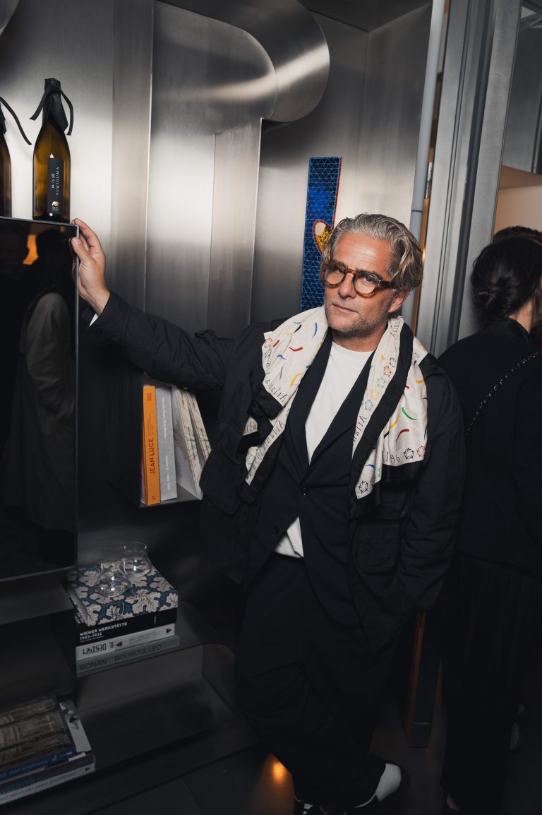  - Le saké Yukiguma mis en lumière chez Karl Lagerfeld