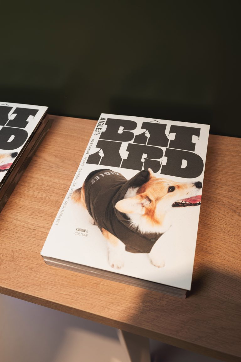 Aigle dévoile sa collection chien dans sa boutique de Saint Germain des Prés rénovée