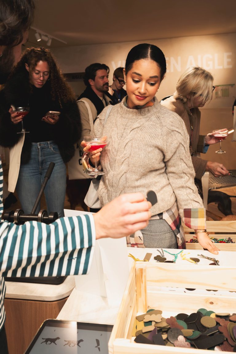  - Aigle dévoile sa collection chien dans sa boutique de Saint Germain des Prés rénovée