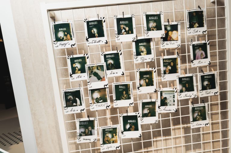 Aigle dévoile sa collection chien dans sa boutique de Saint Germain des Prés rénovée