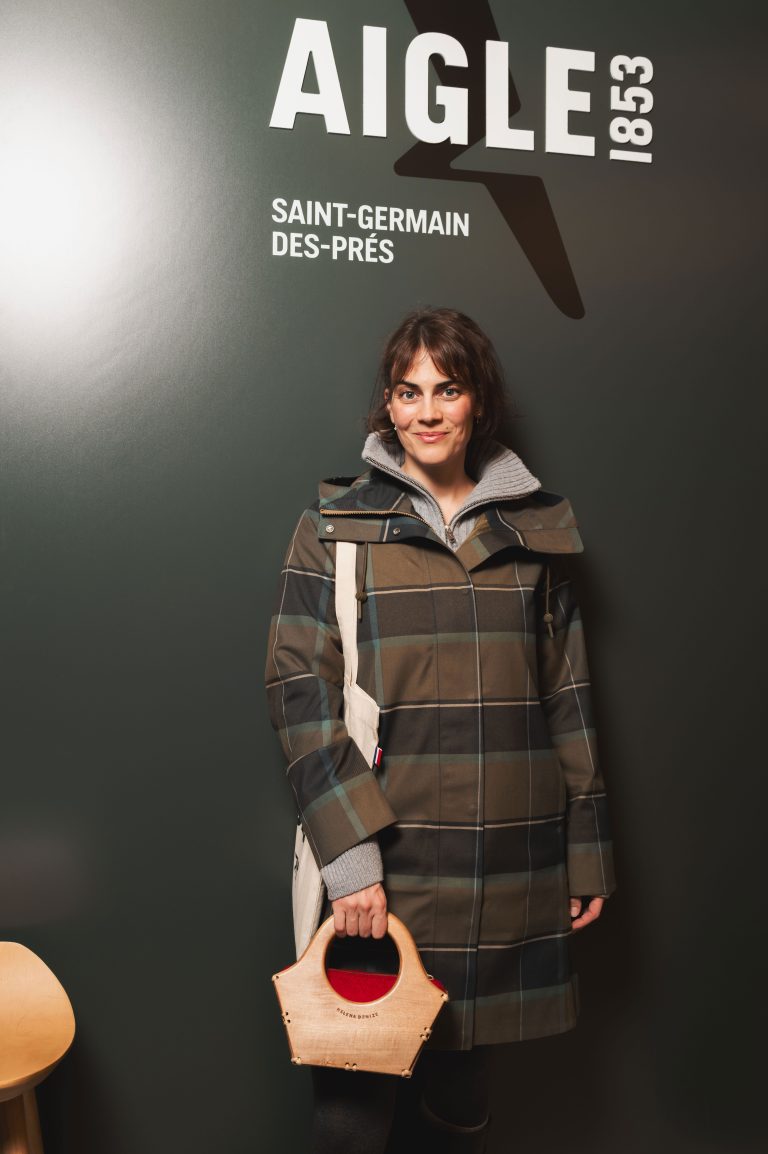 Aigle dévoile sa collection chien dans sa boutique de Saint Germain des Prés rénovée