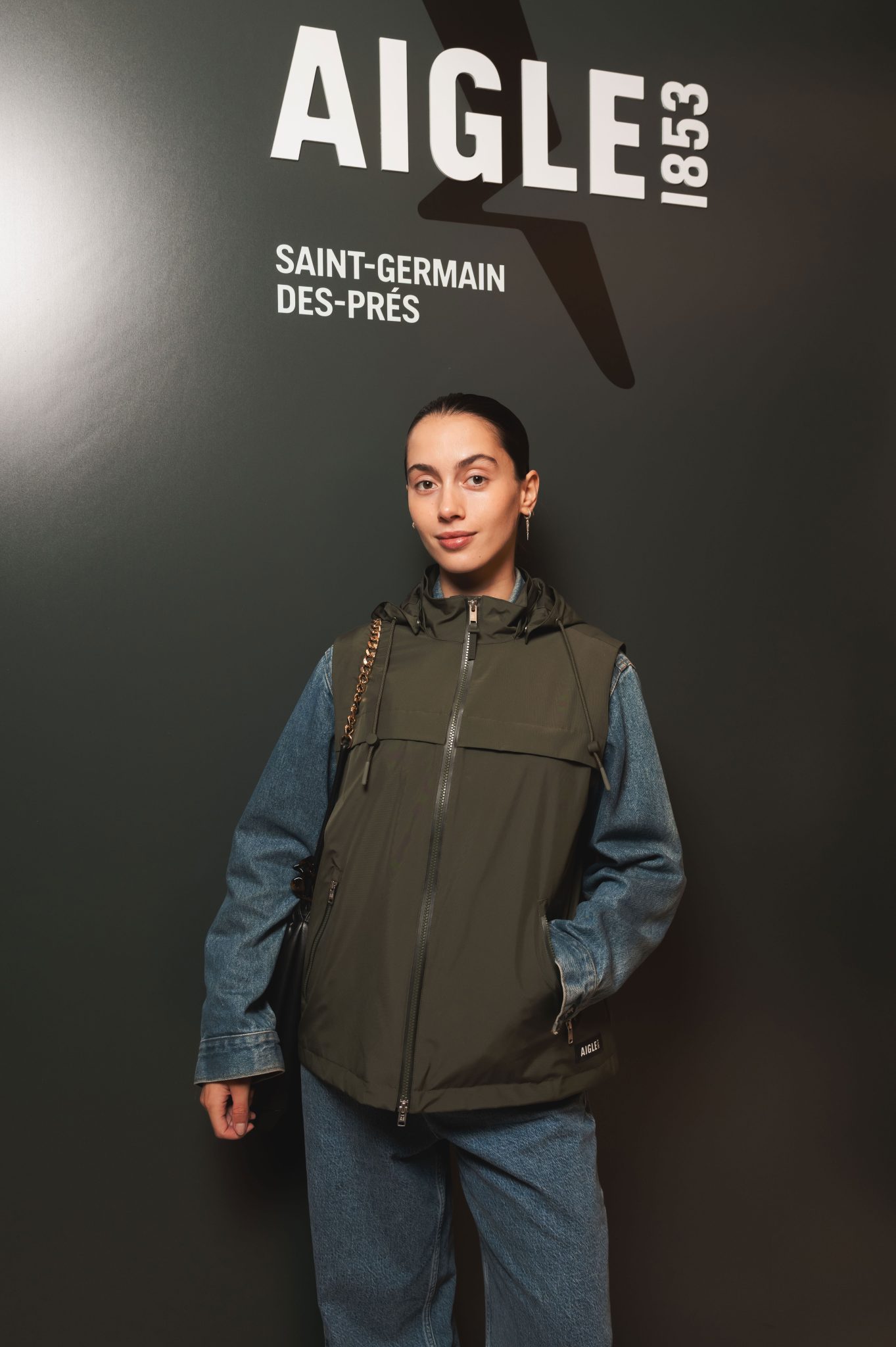  - Aigle dévoile sa collection chien dans sa boutique de Saint Germain des Prés rénovée