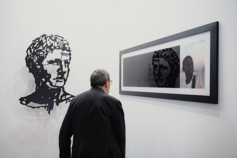 Artissima 2025: Torino celebra il contemporaneo tra gallerie e visioni globali