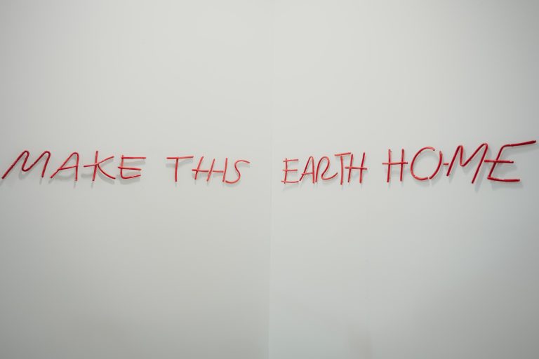 Artissima 2025: Torino celebra il contemporaneo tra gallerie e visioni globali