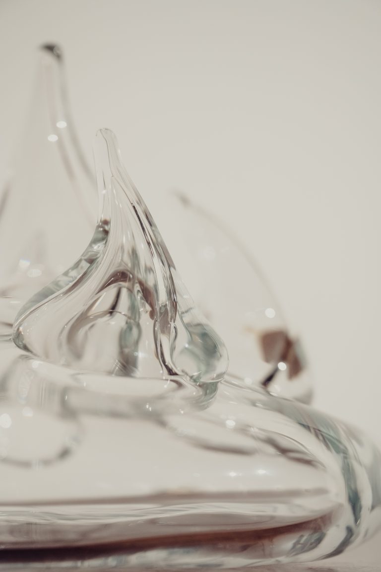 Alla Galleria Bkv, Strozzi e Manzoni s’incontrano: barocco e concettuale in collisione