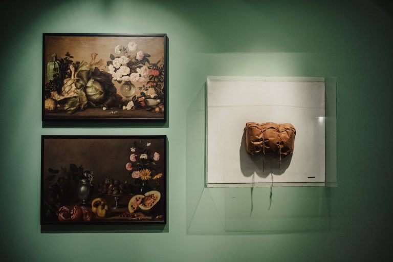 Alla Galleria Bkv, Strozzi e Manzoni s’incontrano: barocco e concettuale in collisione