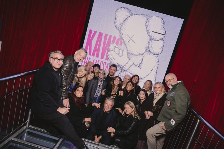  - KAWS invade Palazzo Strozzi con THE MESSAGE: dialogo tra Rinascimento e pop