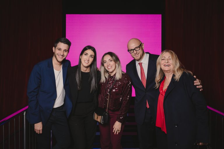  - KAWS invade Palazzo Strozzi con THE MESSAGE: dialogo tra Rinascimento e pop