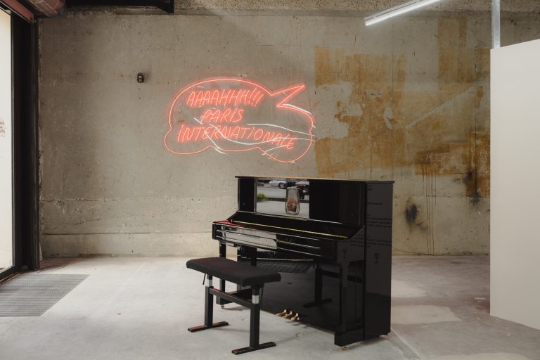 Paris Internationale 2025: dieci anni di arte libera e senza gerarchie