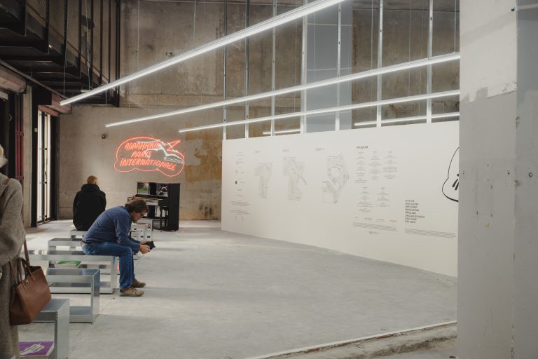 Paris Internationale 2025: dieci anni di arte libera e senza gerarchie