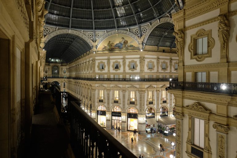 Fondazione Nicola Trussardi porta l’occulto a Milano: inaugura la mostra Fata Morgana