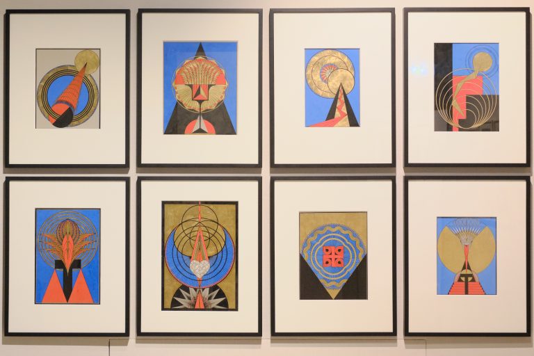 Fondazione Nicola Trussardi porta l’occulto a Milano: inaugura la mostra Fata Morgana