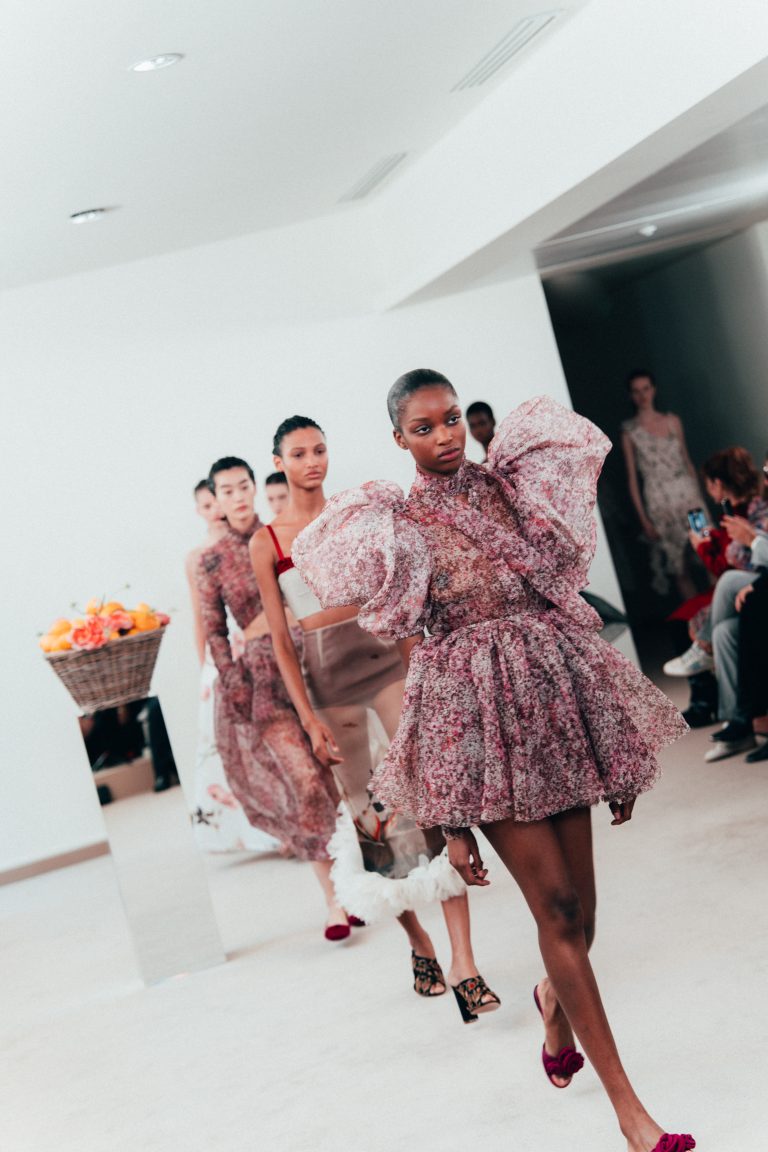 L’amplitude printanière de Giambattista Valli