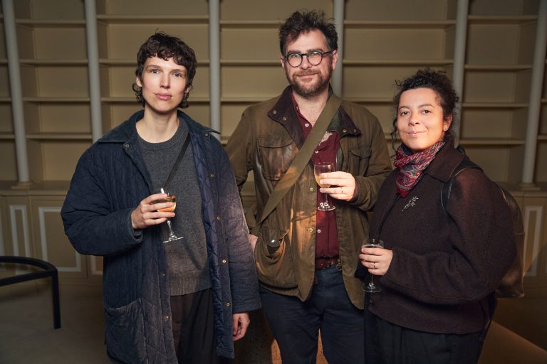  - Downtown+ poursuit la désacralisation du trône avec une nouvelle exposition