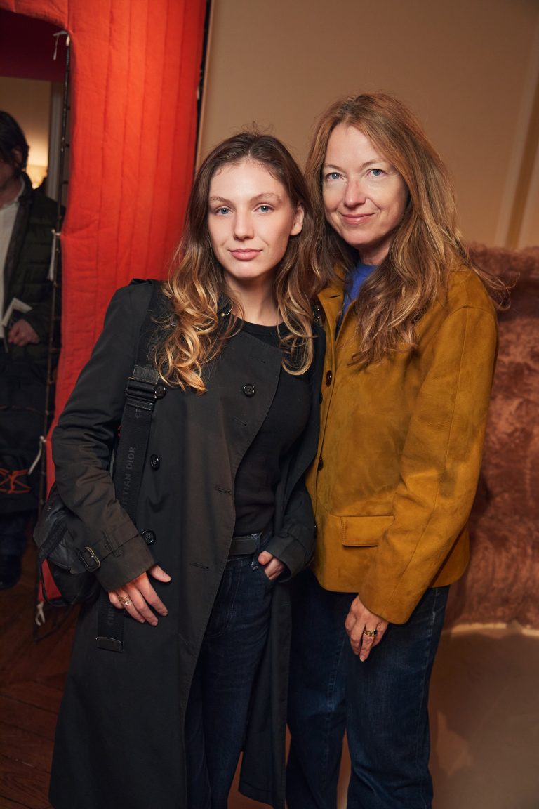  - Downtown+ poursuit la désacralisation du trône avec une nouvelle exposition