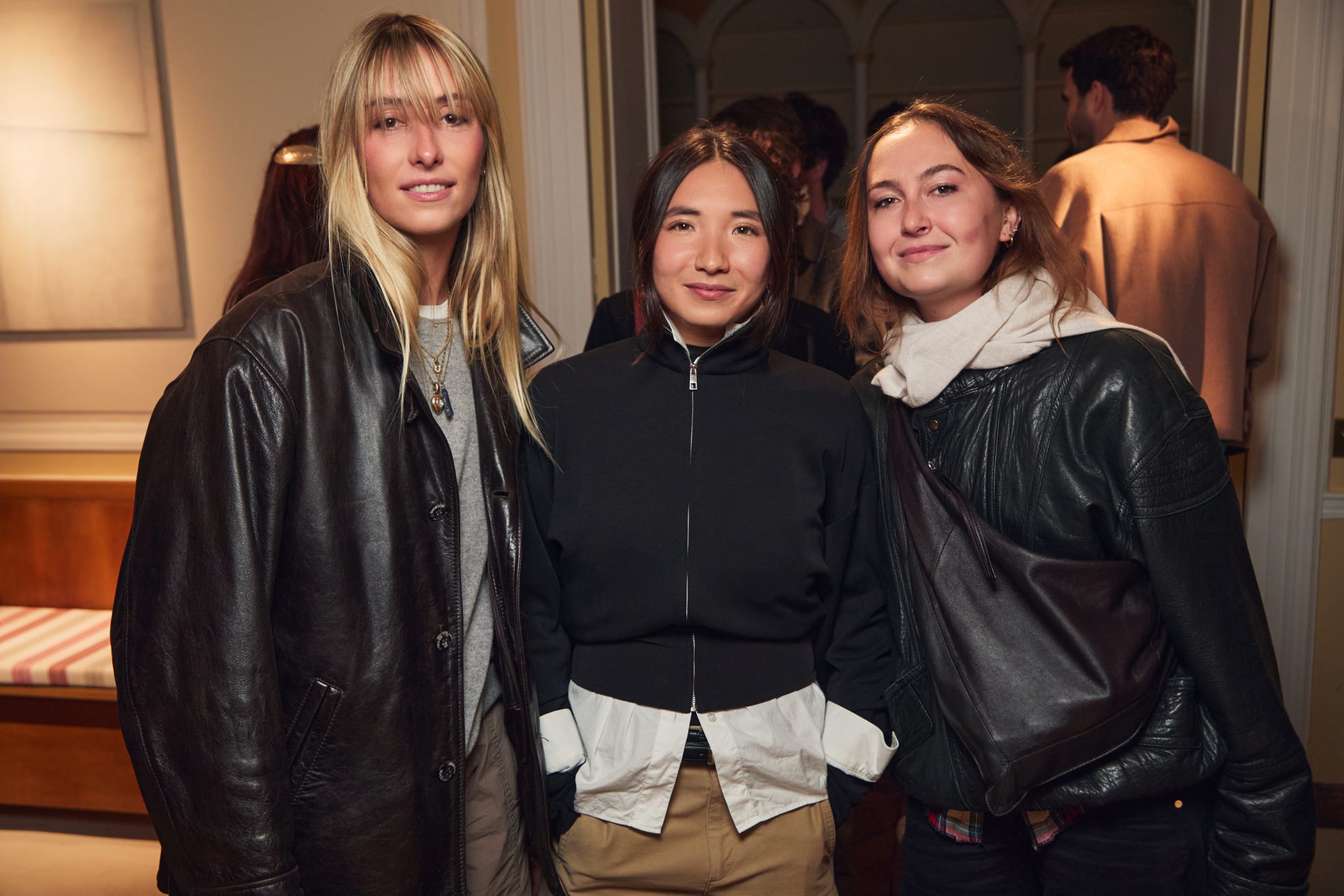  - Downtown+ poursuit la désacralisation du trône avec une nouvelle exposition