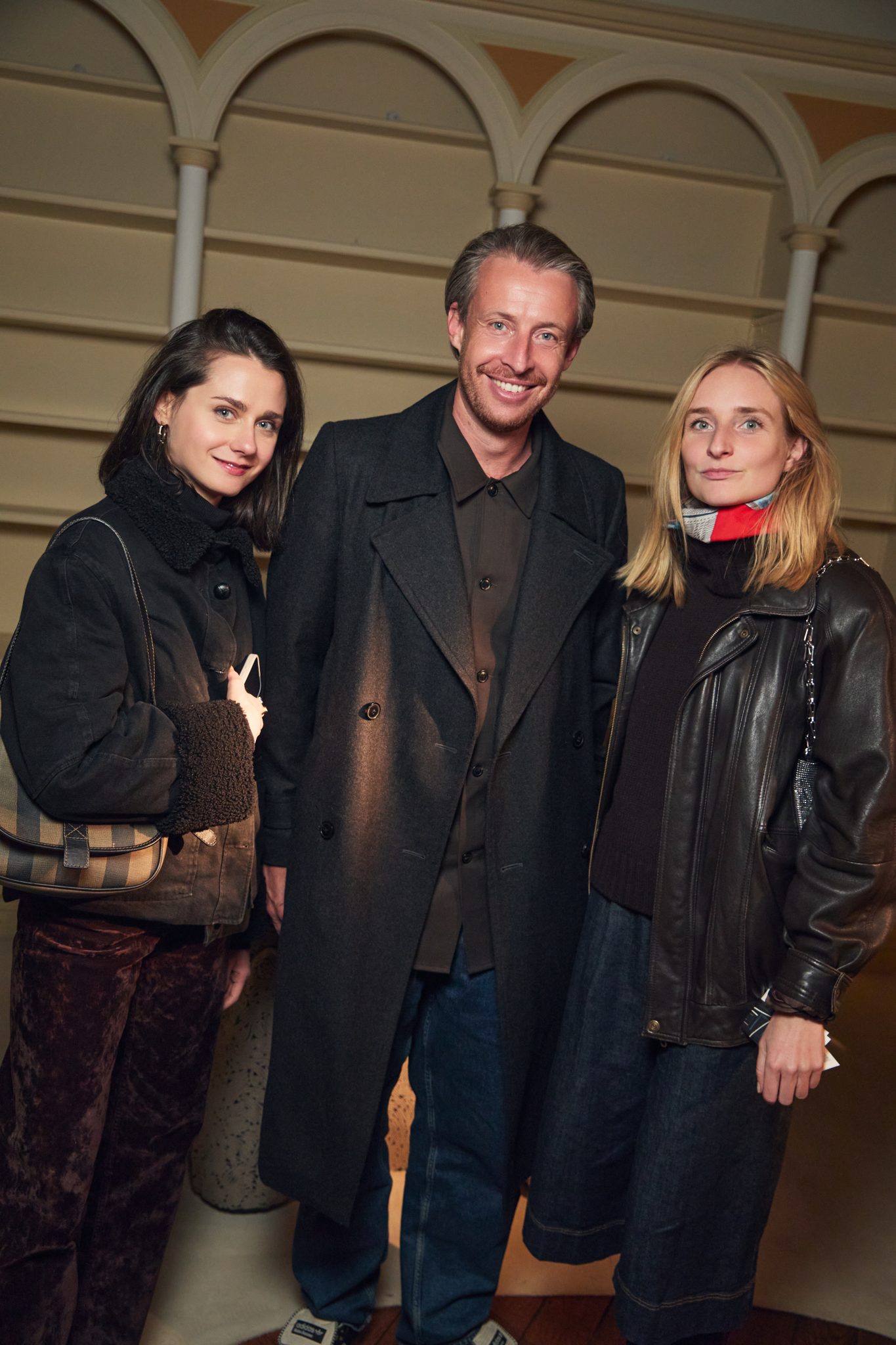  - Downtown+ poursuit la désacralisation du trône avec une nouvelle exposition