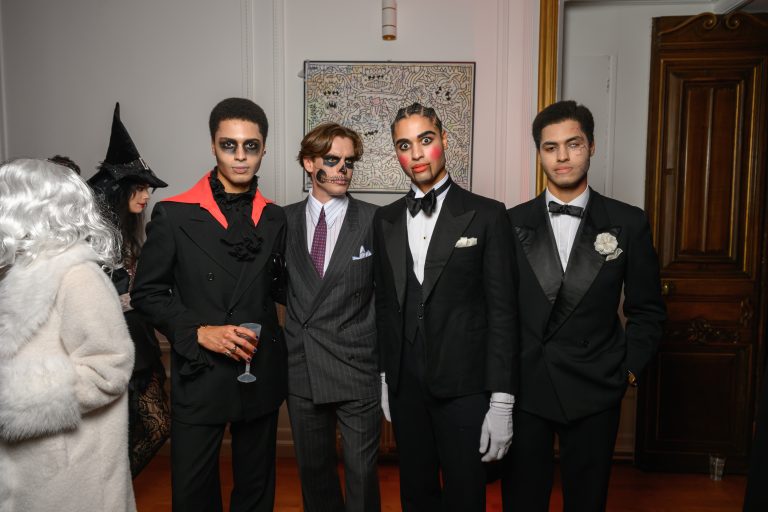  - L’Entropiste and Oniriq Magazine Reinvent Halloween with “Le Bal du Chaos”