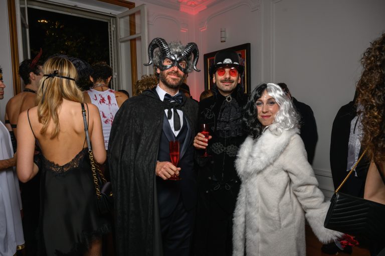 - L’Entropiste and Oniriq Magazine Reinvent Halloween with “Le Bal du Chaos”