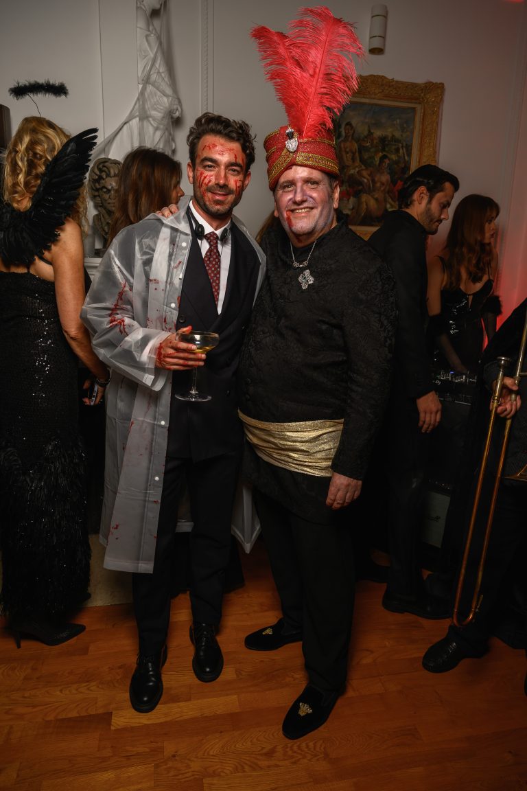  - L’Entropiste and Oniriq Magazine Reinvent Halloween with “Le Bal du Chaos”