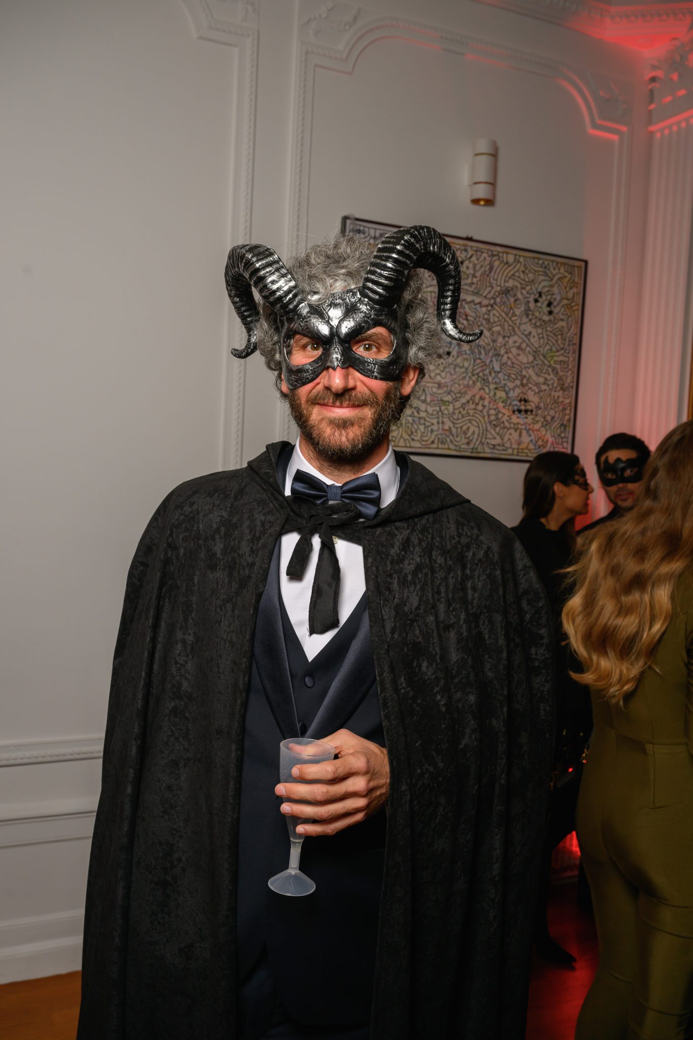  - L’Entropiste and Oniriq Magazine Reinvent Halloween with “Le Bal du Chaos”