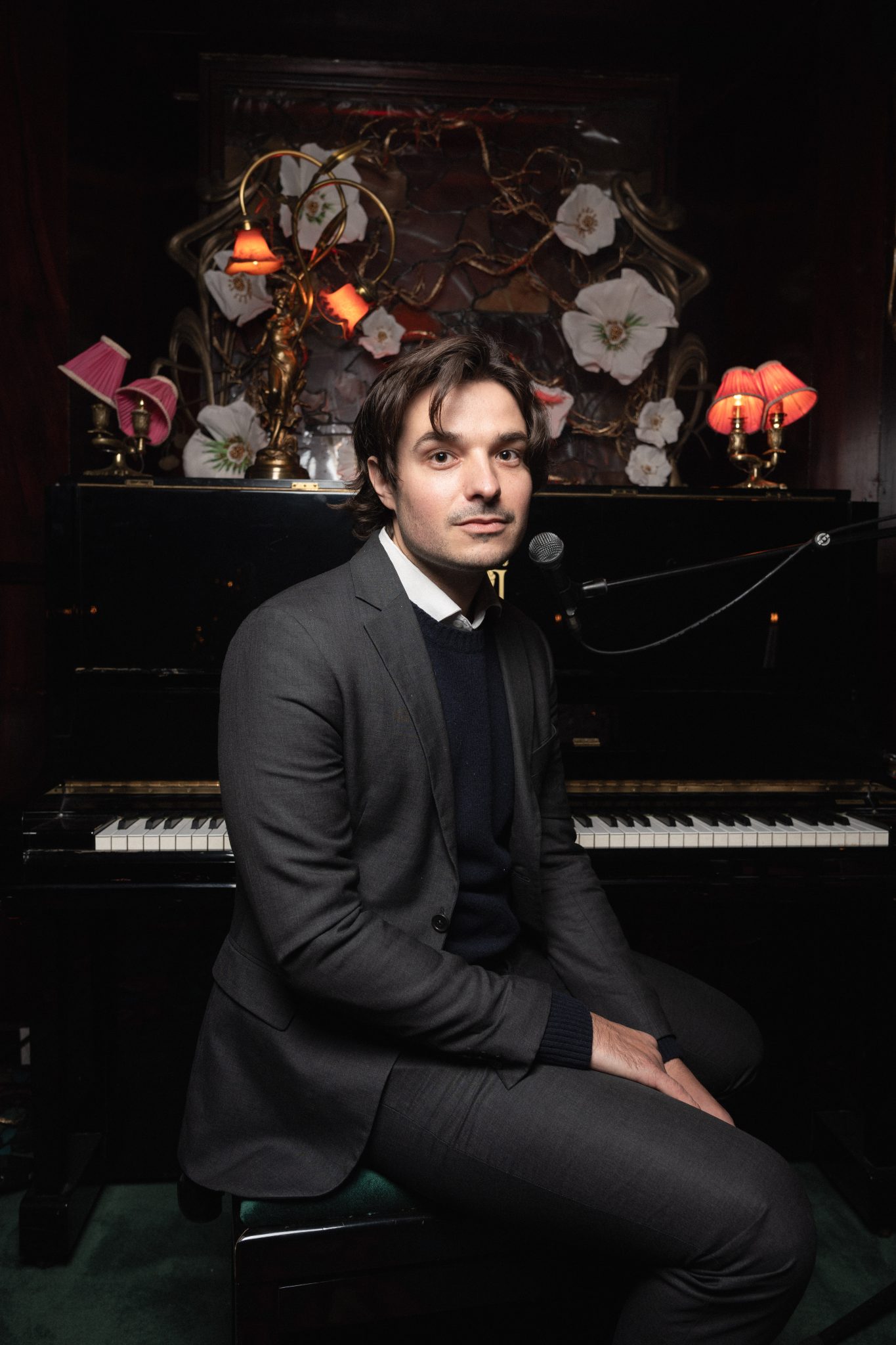  - Reformation célèbre l’ouverture de sa première boutique française chez Maxim’s