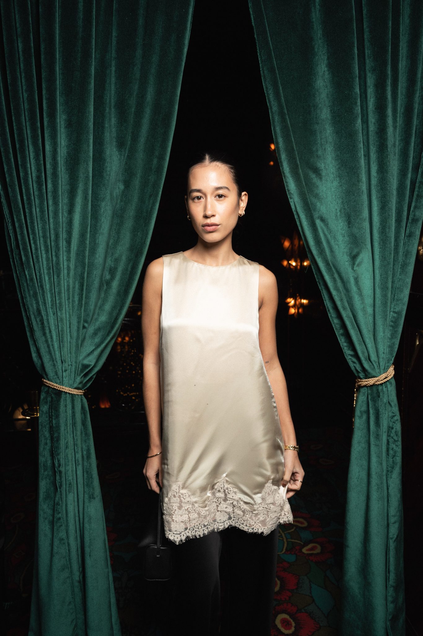  - Reformation célèbre l’ouverture de sa première boutique française chez Maxim’s