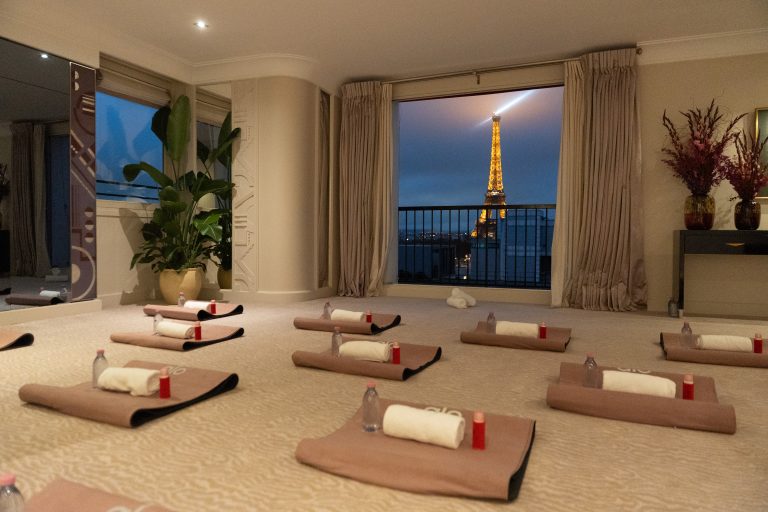 Isaac Boots enflamme le Plaza Athénée avec son bootcamp parisien