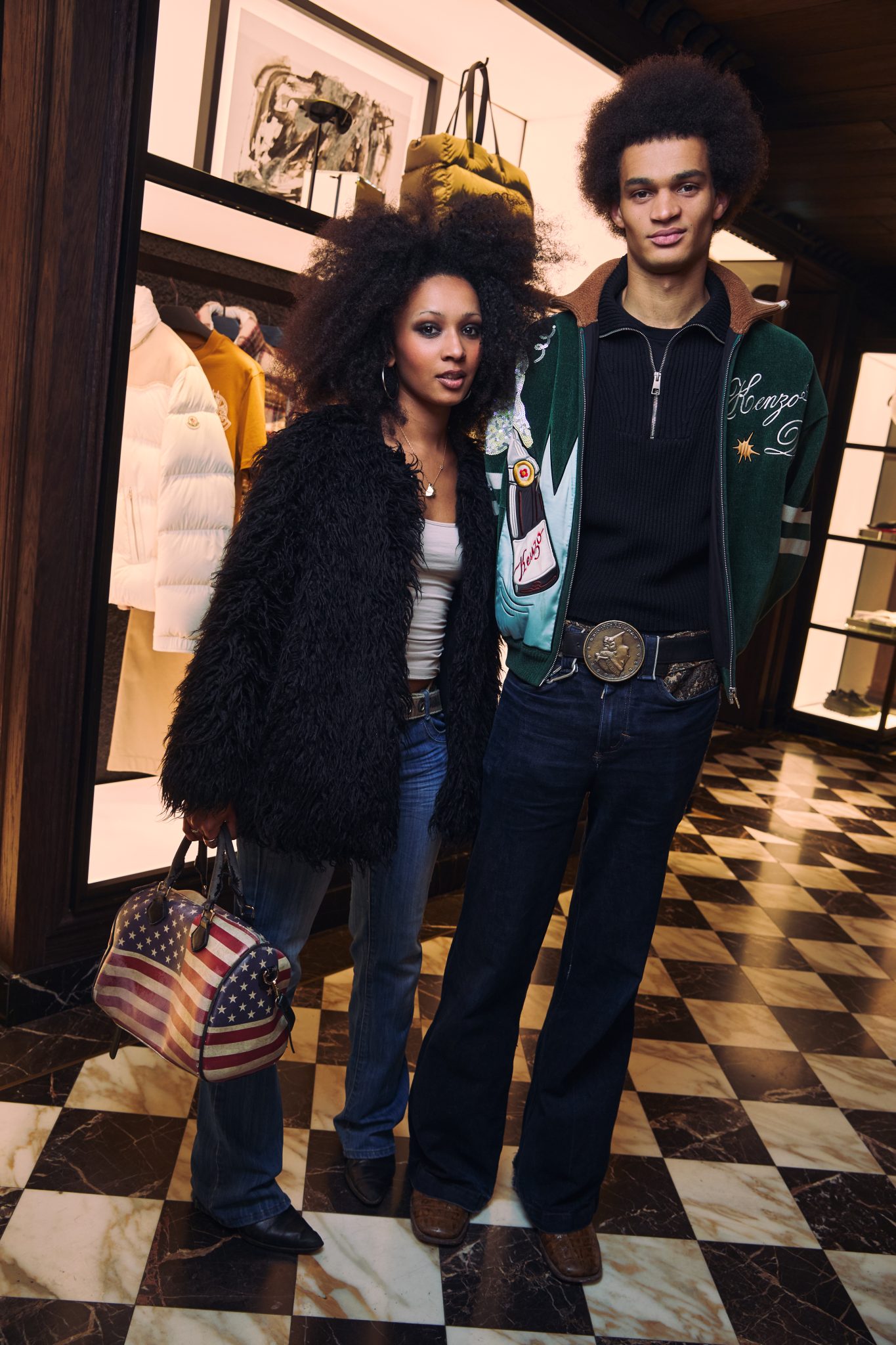  - Moncler et l’Ecal réchauffent les Champs Elysées à l’occasion de Paris Photo avec l’exposition Warmer Visions