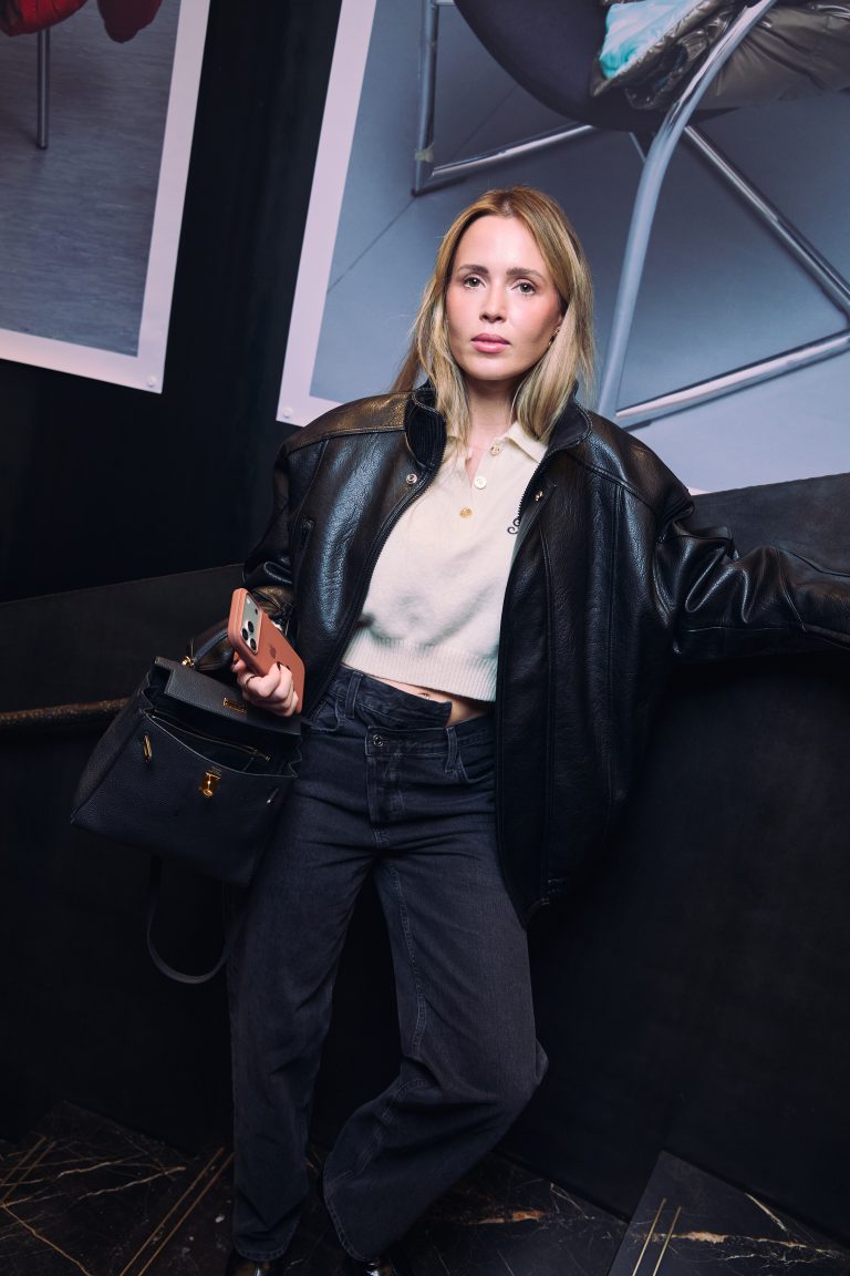  - Moncler et l’Ecal réchauffent les Champs Elysées à l’occasion de Paris Photo avec l’exposition Warmer Visions