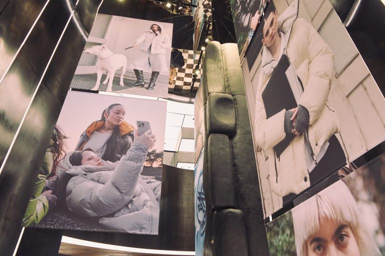 Moncler et l’Ecal réchauffent les Champs Elysées à l’occasion de Paris Photo avec l’exposition Warmer Visions