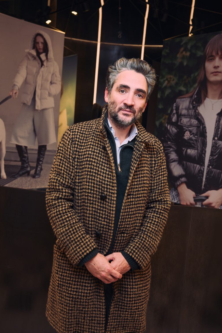  - Moncler et l’Ecal réchauffent les Champs Elysées à l’occasion de Paris Photo avec l’exposition Warmer Visions