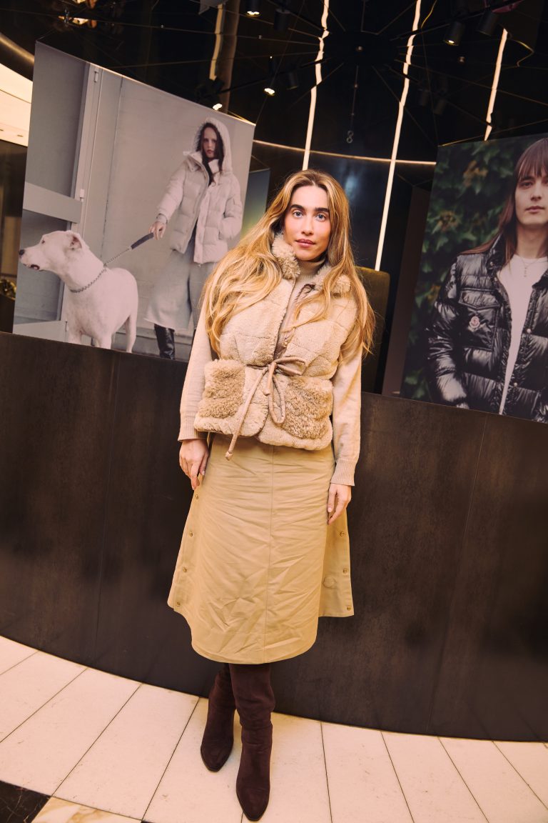  - Moncler et l’Ecal réchauffent les Champs Elysées à l’occasion de Paris Photo avec l’exposition Warmer Visions