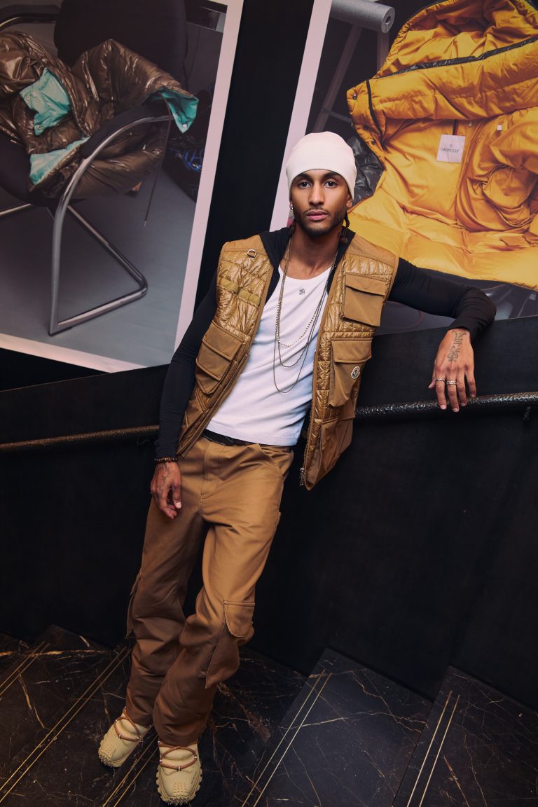  - Moncler et l’Ecal réchauffent les Champs Elysées à l’occasion de Paris Photo avec l’exposition Warmer Visions