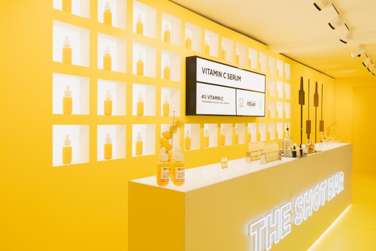 Le “High-Tech Vitamin C Bar” : Garnier fait le plein de vitamines à Paris
