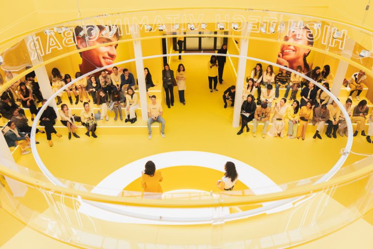 Le “High-Tech Vitamin C Bar” : Garnier fait le plein de vitamines à Paris