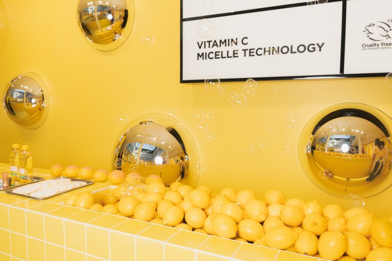 Le “High-Tech Vitamin C Bar” : Garnier fait le plein de vitamines à Paris