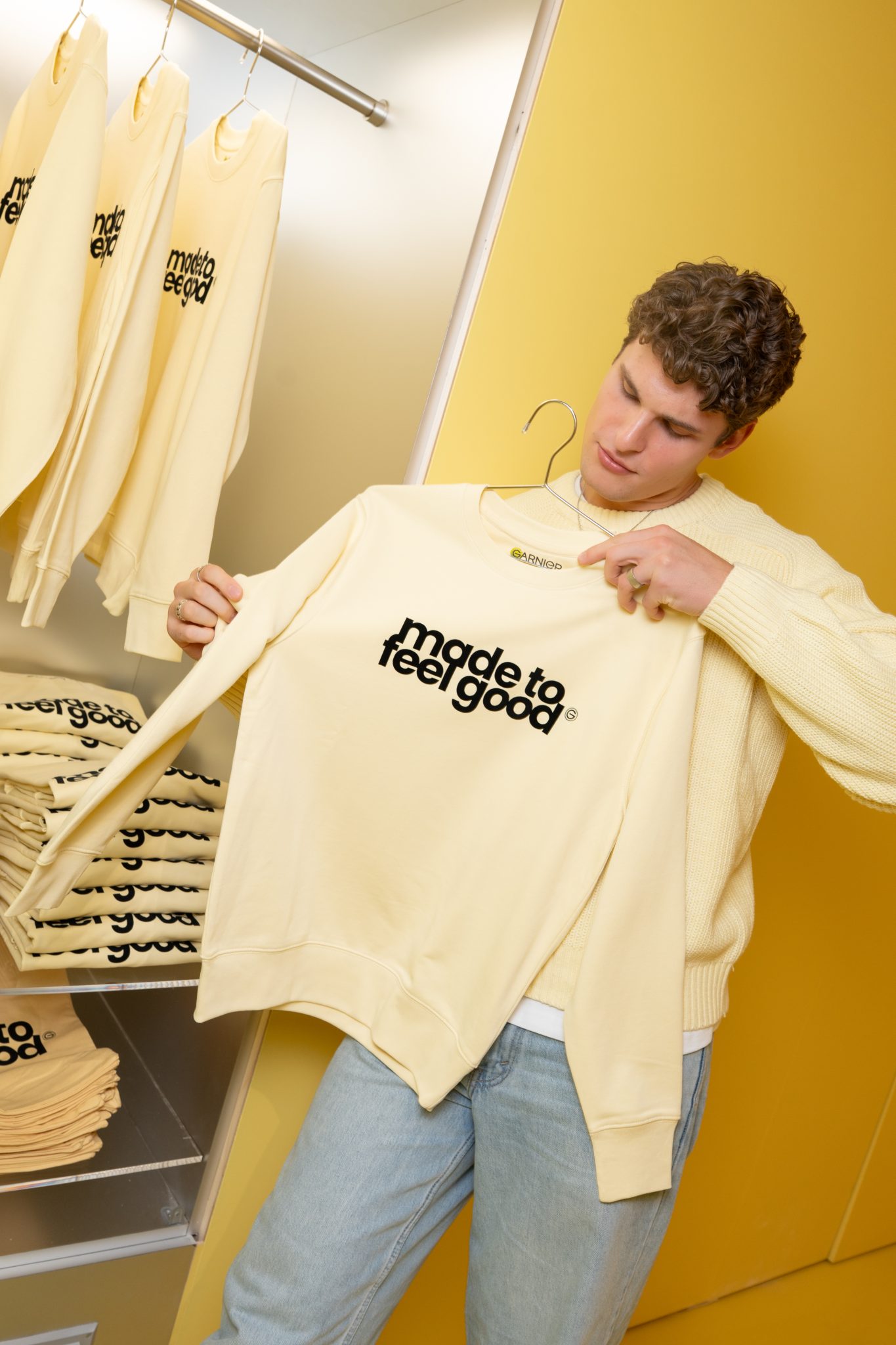  - The “High-Tech Vitamin C Bar”: Garnier Fuels Up on Vitamins in Paris