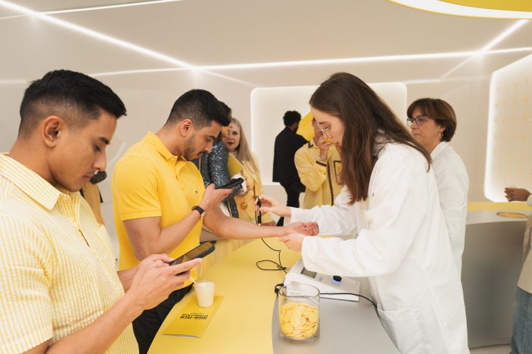  - Le “High-Tech Vitamin C Bar” : Garnier fait le plein de vitamines à Paris