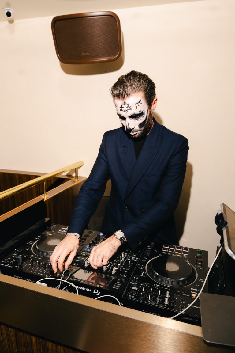 Une nuit d’Halloween impériale au Savoy Club : entre faste, élégance et extravagance 