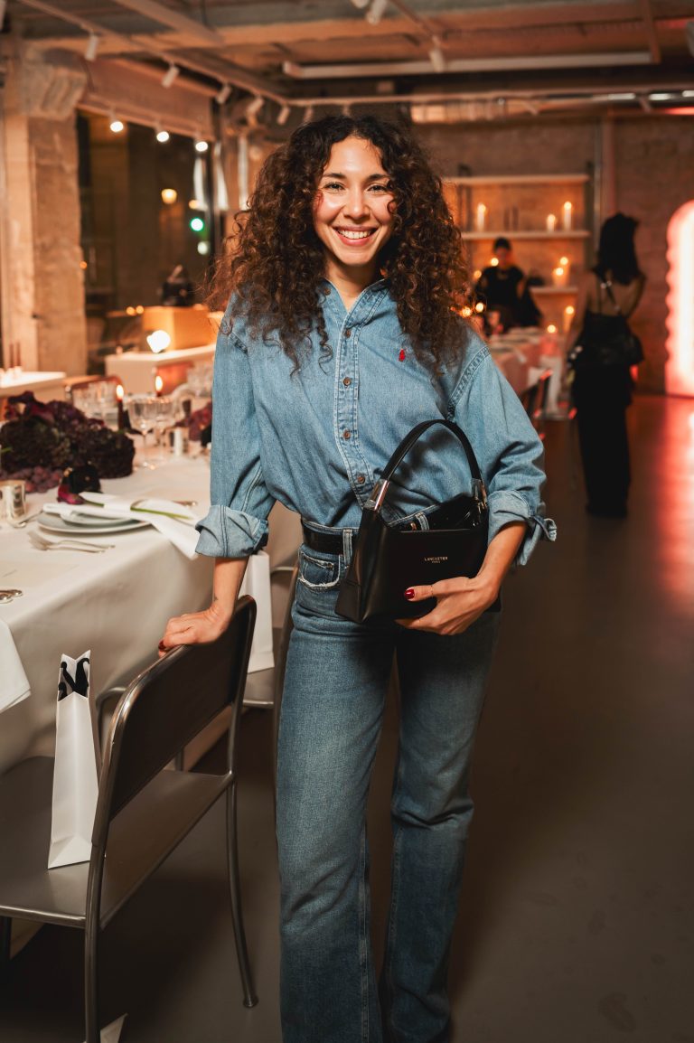  - Pour Noël, Lancaster voit la vie en bordeaux