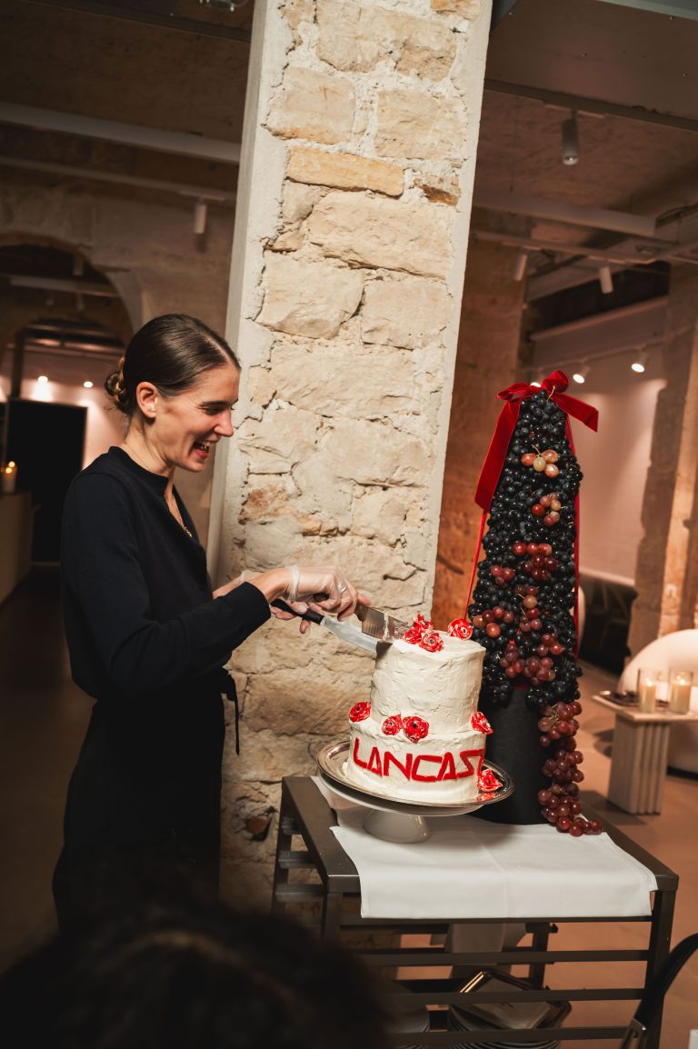 Pour Noël, Lancaster voit la vie en bordeaux