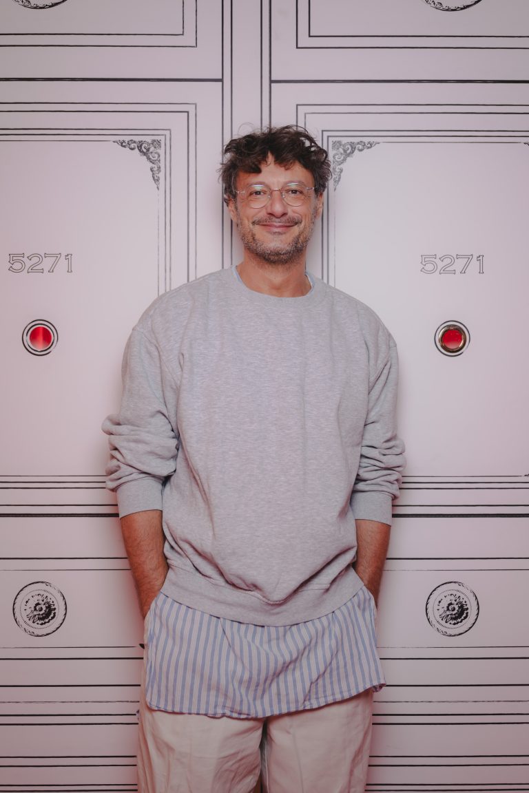  - Seletti ridisegna il Natale: tra pop visionario, icone kitsch e pura meraviglia