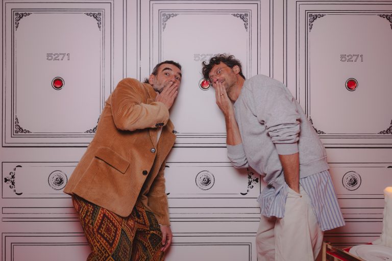  - Seletti ridisegna il Natale: tra pop visionario, icone kitsch e pura meraviglia