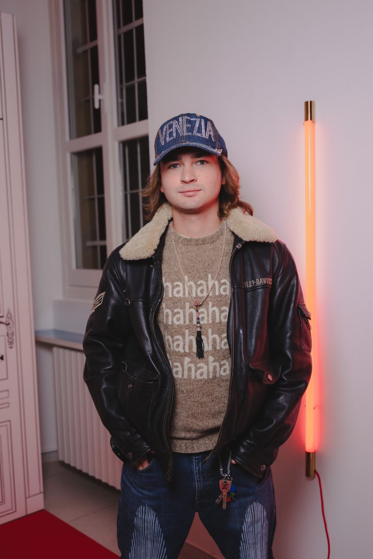  - Seletti ridisegna il Natale: tra pop visionario, icone kitsch e pura meraviglia