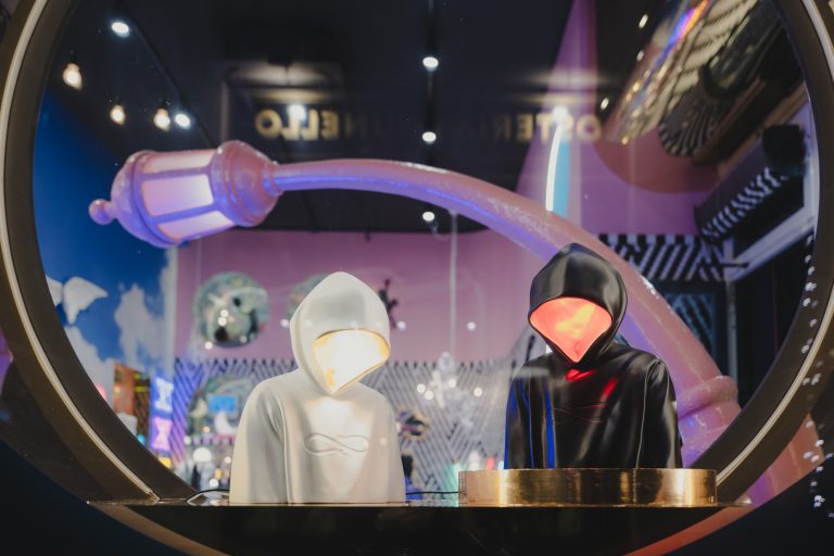 Seletti ridisegna il Natale: tra pop visionario, icone kitsch e pura meraviglia