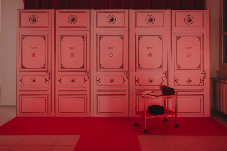 Seletti ridisegna il Natale: tra pop visionario, icone kitsch e pura meraviglia