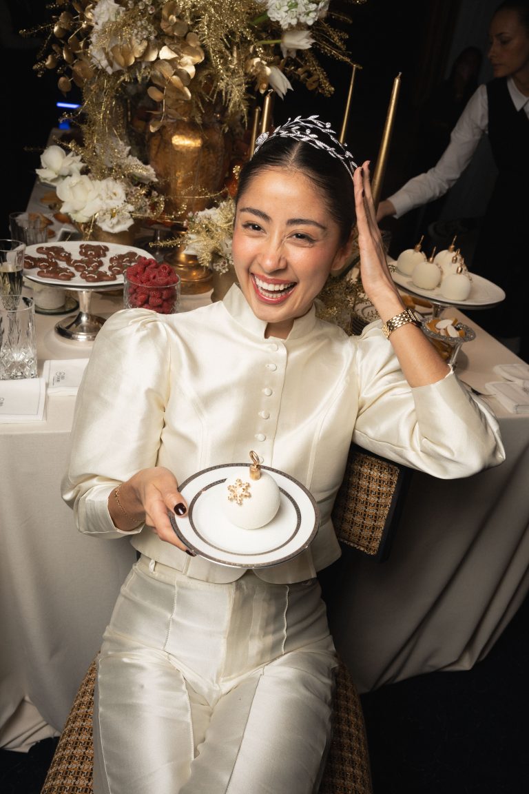  - Chaumet Lights Up Christmas at 12 Place Vendôme