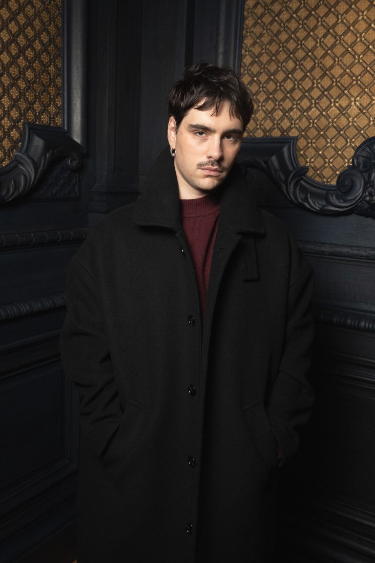  - Chaumet Lights Up Christmas at 12 Place Vendôme