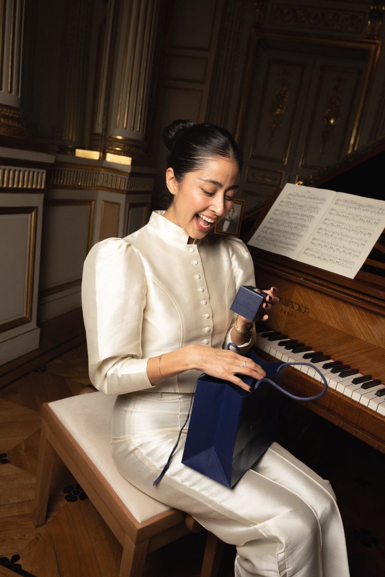  - Chaumet Lights Up Christmas at 12 Place Vendôme